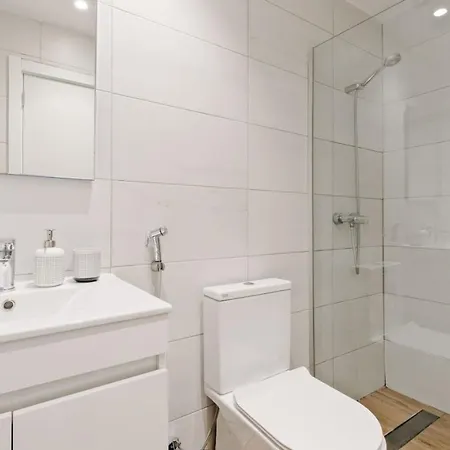 Lovely Fully Equipped Near Subway N6 *