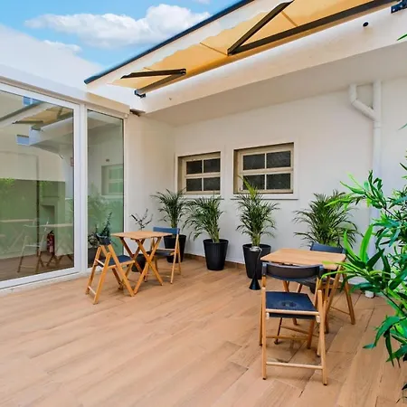 Lovely Fully Equipped Near Subway N6 דירה *