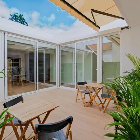 Lovely Fully Equipped Near Subway N6 アパート